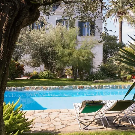 Appartement In Con Giardino Privato E Piscina